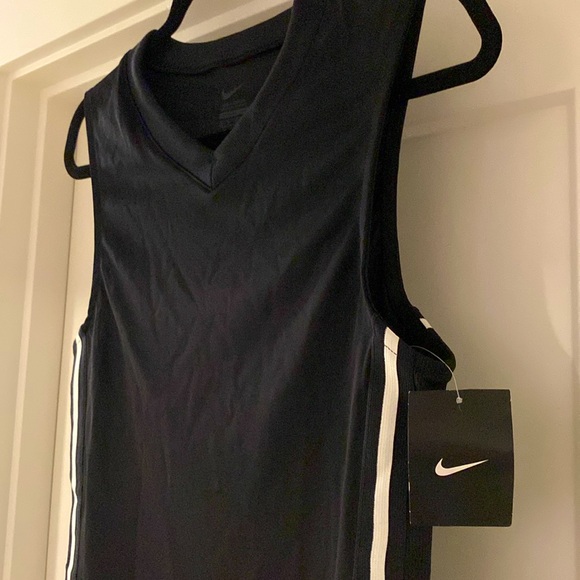 NWT [Nike] Dri-Fit Basketball Performance Sleeveless Jersey Black w/ White - Picture 2 of 9